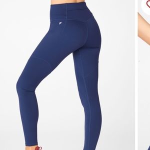High waisted Cobalt Fabletics in motion leggings - great for every day wear!